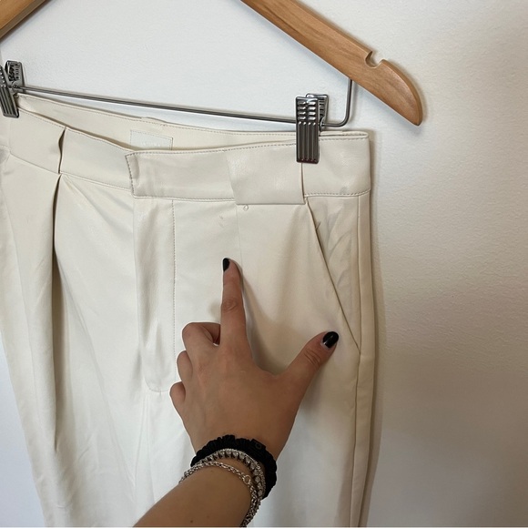 Mother High Waisted Egret Tunnel Vision Pleated Prep Faux Leather Pants 29 FLAW - Picture 3 of 9